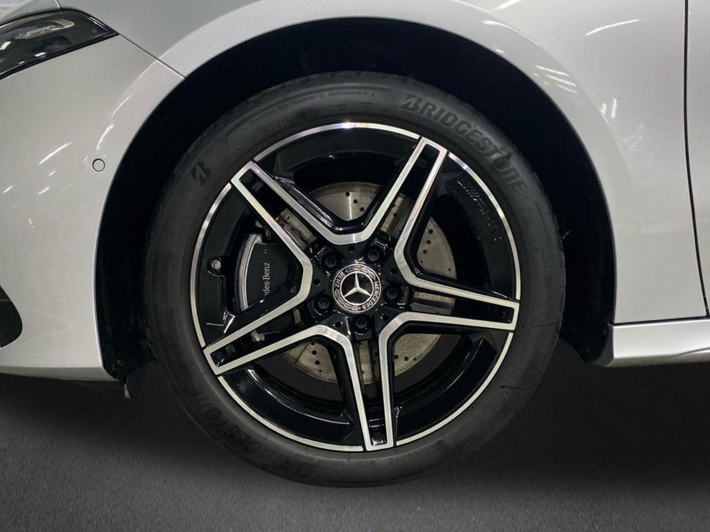 MERCEDES-BENZ Clase A 250 e Compacto en Adarsa Oviedo - Foto 5