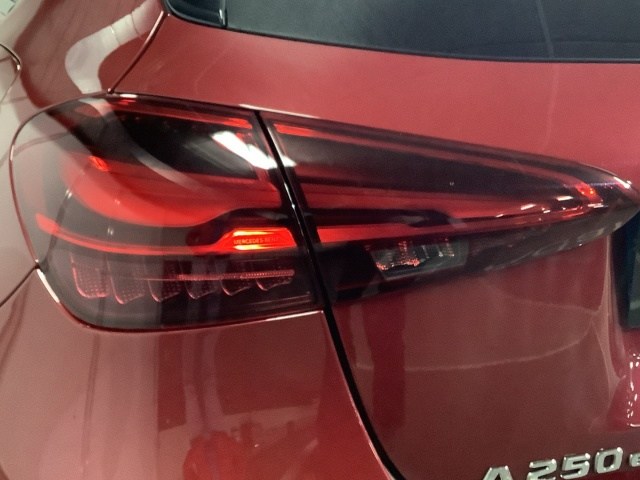 MERCEDES-BENZ Clase A 250 e Compacto en Adarsa Oviedo - Foto 5