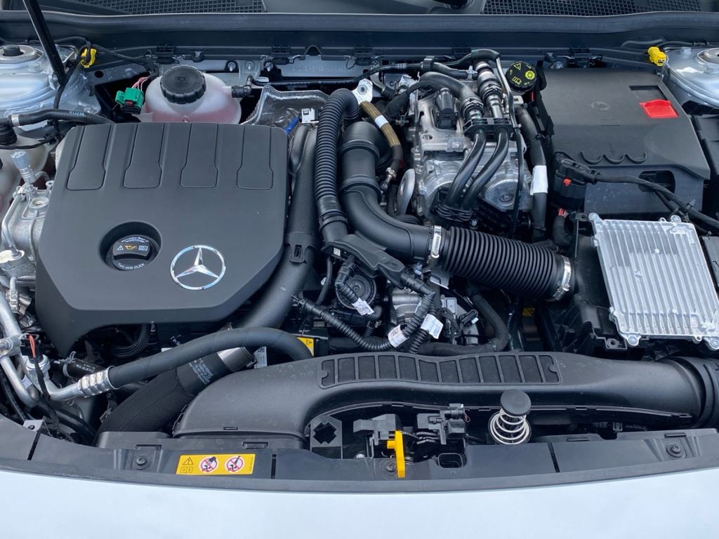 MERCEDES-BENZ Clase A 250 e Compacto en Adarsa Oviedo - Foto 16