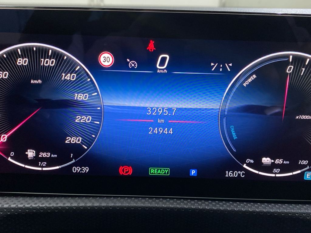 MERCEDES-BENZ Clase A 250 e Compacto en Adarsa Oviedo - Foto 17