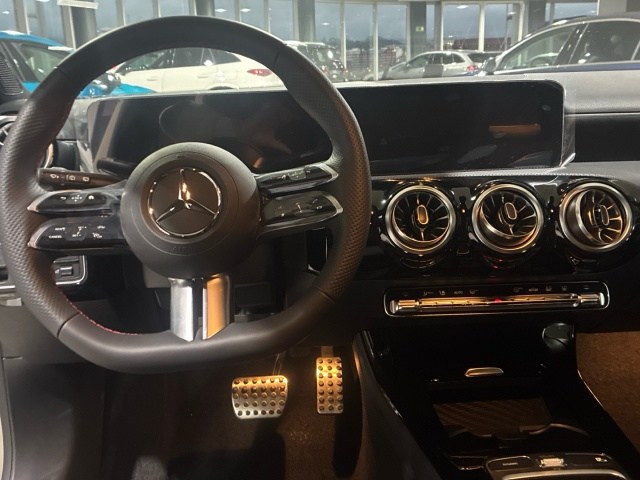 MERCEDES-BENZ Clase A 250 e Compacto en Adarsa Oviedo - Foto 9