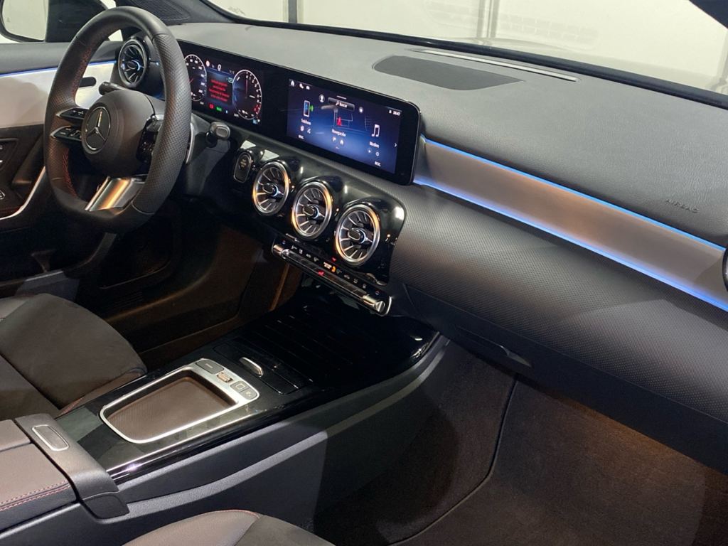 MERCEDES-BENZ Clase A 250 e AMG Line (EURO 6e) en Adarsa Oviedo - Foto 10