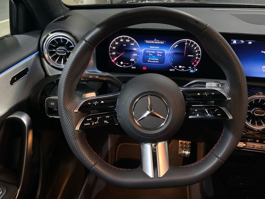MERCEDES-BENZ Clase A 250 e AMG Line (EURO 6e) en Adarsa Oviedo - Foto 9
