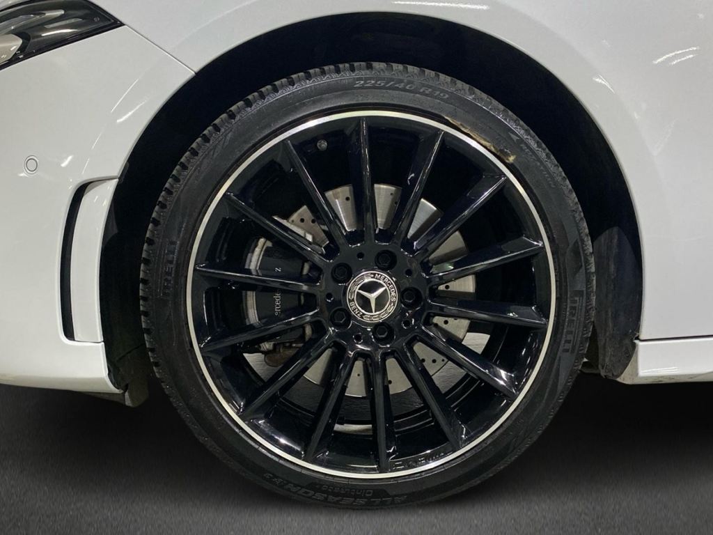 MERCEDES-BENZ Clase A 250 e AMG Line (EURO 6d) en Adarsa Oviedo - Foto 5