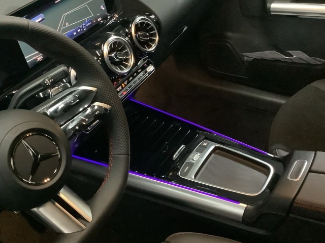 MERCEDES-BENZ Clase GLA 200 en Adarsa Oviedo - Foto 16