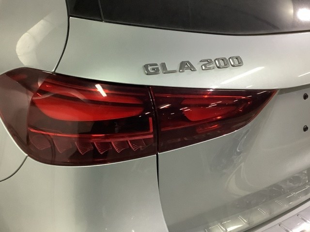 MERCEDES-BENZ Clase GLA 200 en Adarsa Oviedo - Foto 5