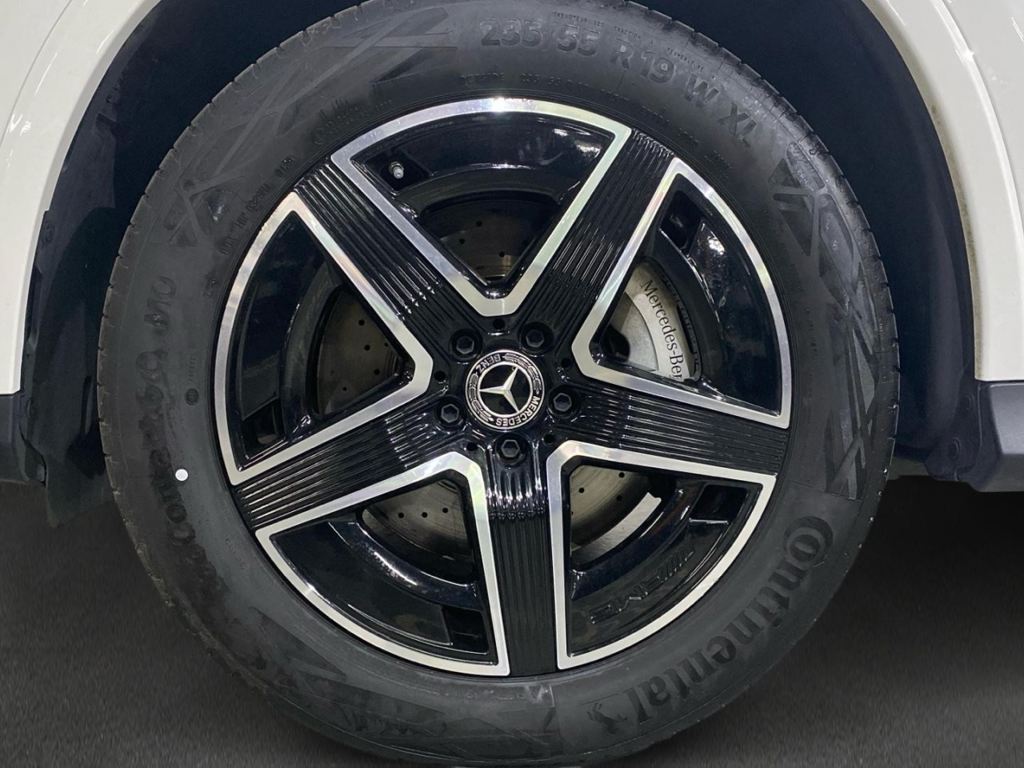 MERCEDES-BENZ Clase GLC 300 de 4Matic AMG Line en Adarsa Oviedo - Foto 5