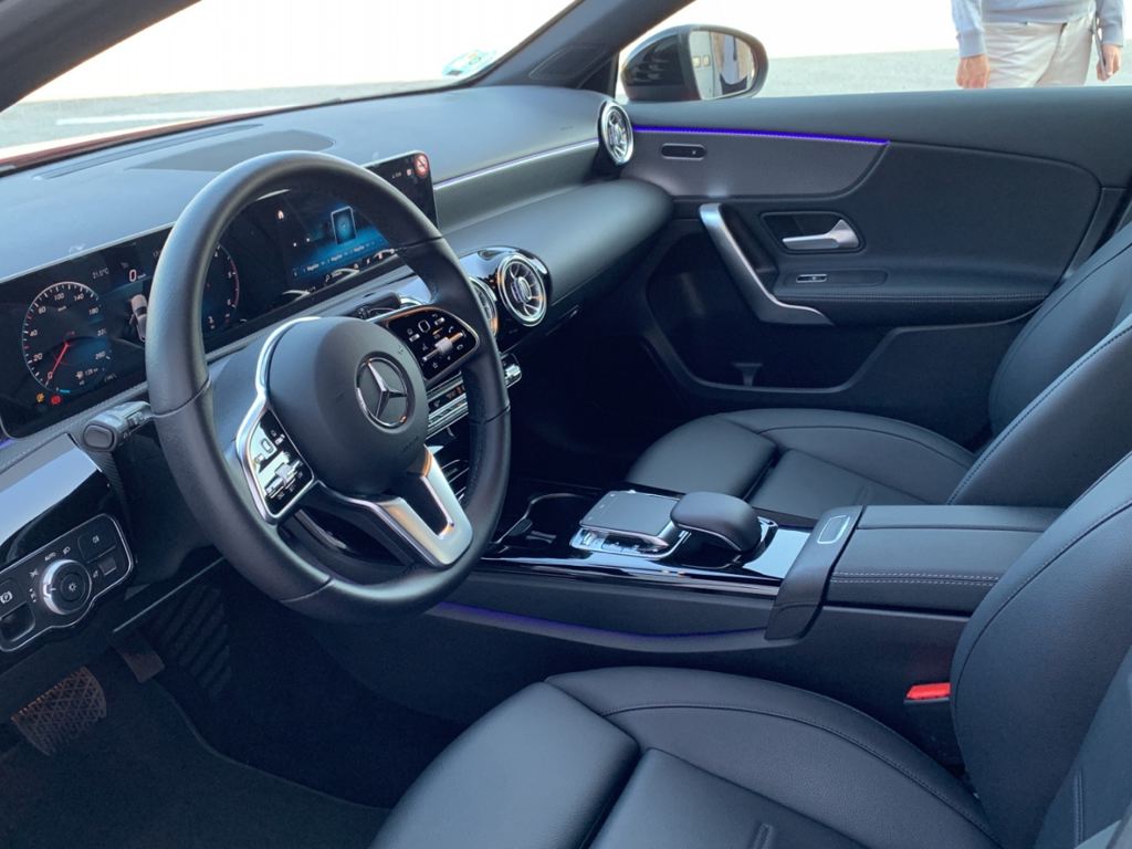 MERCEDES-BENZ Clase A 180 d en Adarsa Oviedo - Foto 7