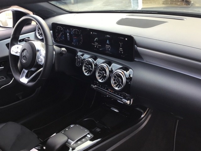 MERCEDES-BENZ Clase A 180 d AMG Line (EURO 6d) en Adarsa Ponferrada - Foto 10