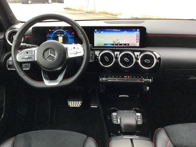 MERCEDES-BENZ Clase A 180 AMG Line (EURO 6d-TEMP) en Adarsa Ponferrada - Foto 8