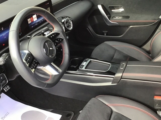 MERCEDES-BENZ Clase A 180 Compacto en Adarsa Ponferrada - Foto 6