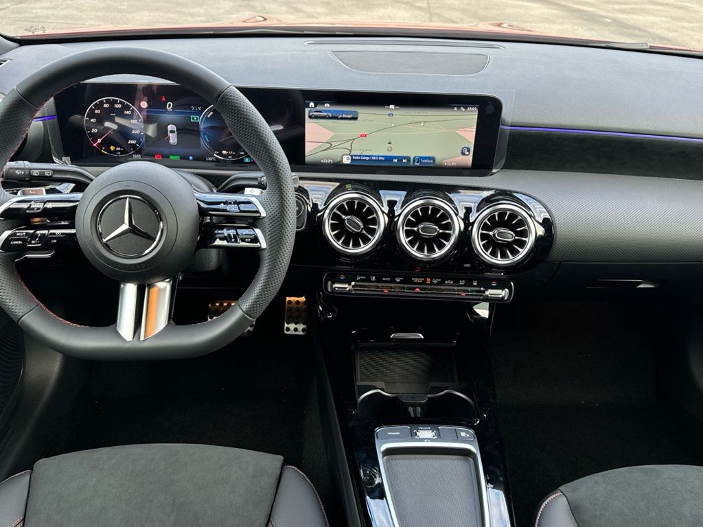 MERCEDES-BENZ Clase A 250 e Compacto en Adarsa Ponferrada - Foto 8