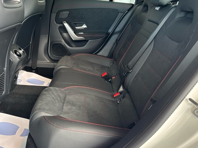 MERCEDES-BENZ Clase CLA 200 d Coupé en Adarsa Ponferrada - Foto 11