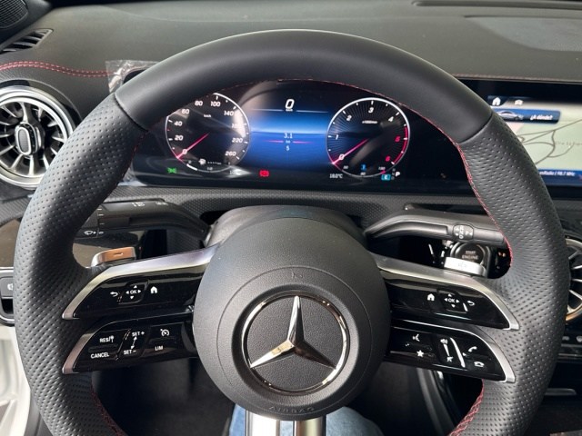 MERCEDES-BENZ Clase CLA 200 d Coupé en Adarsa Ponferrada - Foto 9