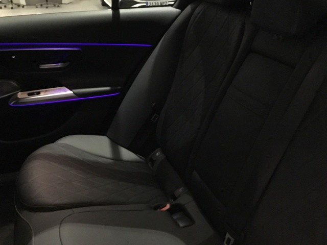 MERCEDES-BENZ Clase E 220 d berlina en Adarsa Ponferrada - Foto 11