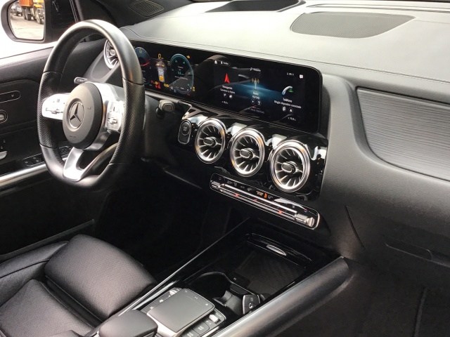 MERCEDES-BENZ EQA 300 4Matic AMG Line en Adarsa Ponferrada - Foto 10