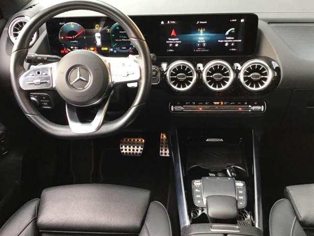 MERCEDES-BENZ EQA 300 4Matic AMG Line en Adarsa Ponferrada - Foto 8