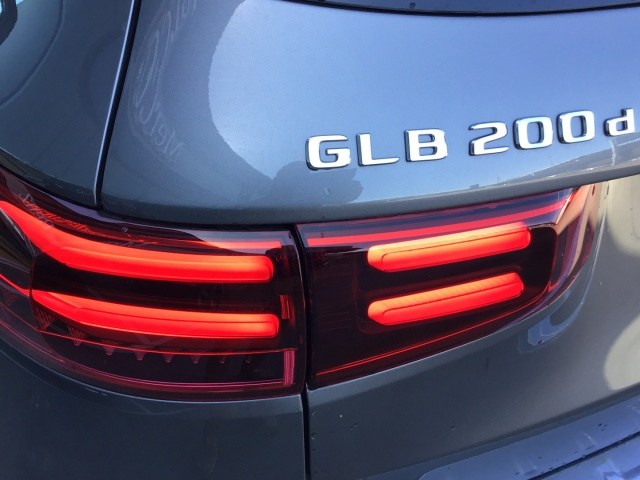 MERCEDES-BENZ Clase GLB 200 d en Adarsa Ponferrada - Foto 18