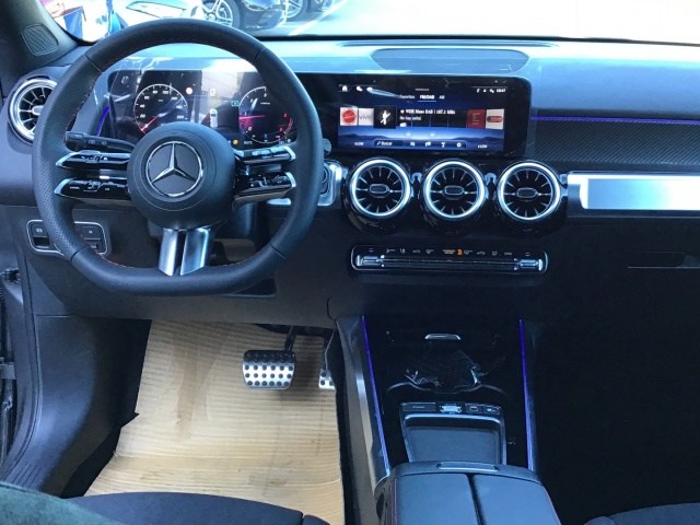 MERCEDES-BENZ Clase GLB 200 d en Adarsa Ponferrada - Foto 8
