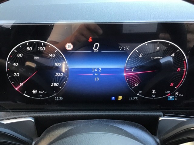 MERCEDES-BENZ Clase GLB 200 d en Adarsa Ponferrada - Foto 14