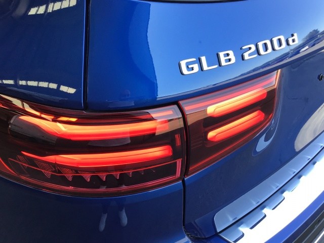 MERCEDES-BENZ Clase GLB 200 d en Adarsa Ponferrada - Foto 17