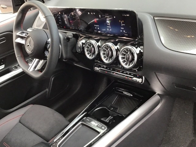 MERCEDES-BENZ Clase GLA 200 d en Adarsa Ponferrada - Foto 10