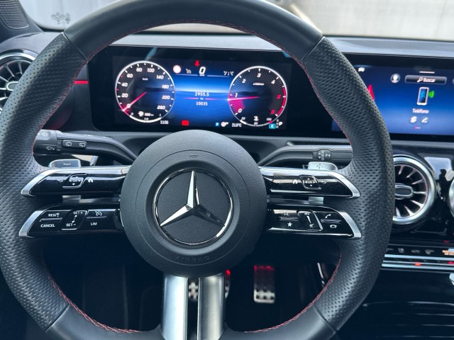MERCEDES-BENZ Clase A 180 d en Adarsa Sur - Foto 9