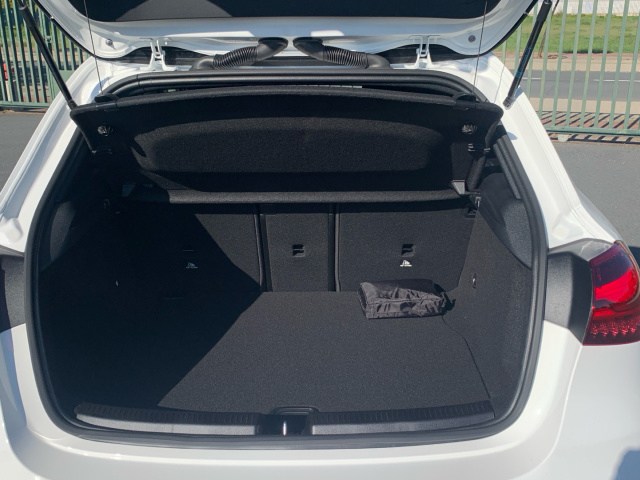 MERCEDES-BENZ Clase A 200 d Compacto en Adarsa Sur - Foto 14
