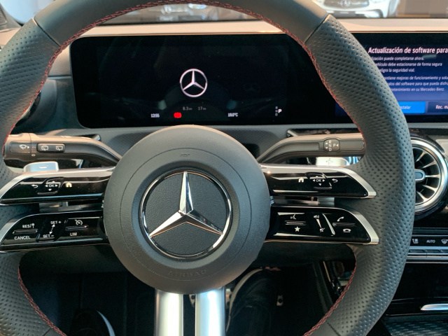 MERCEDES-BENZ Clase A 250 e Compacto en Adarsa Sur - Foto 9