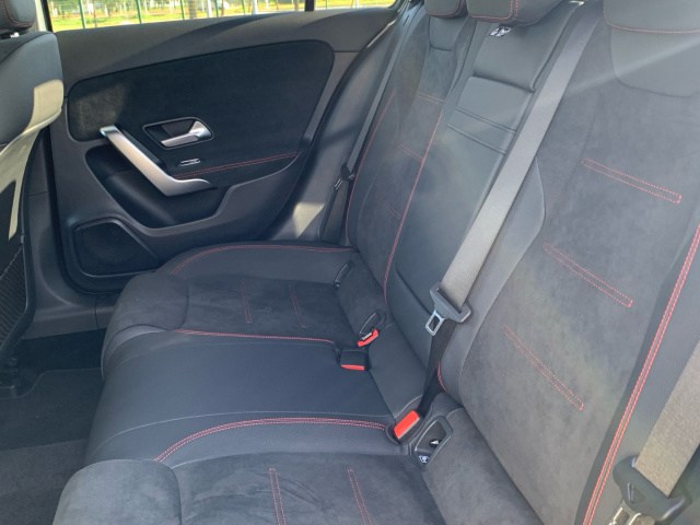 MERCEDES-BENZ Clase A 200 d Berlina en Adarsa Sur - Foto 11