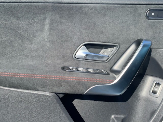 MERCEDES-BENZ Clase A 200 Berlina en Adarsa Sur - Foto 10