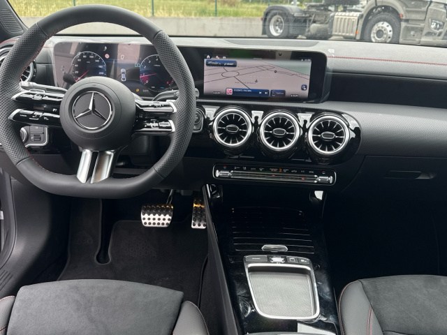 MERCEDES-BENZ Clase CLA 200 Coupé en Adarsa Sur - Foto 8