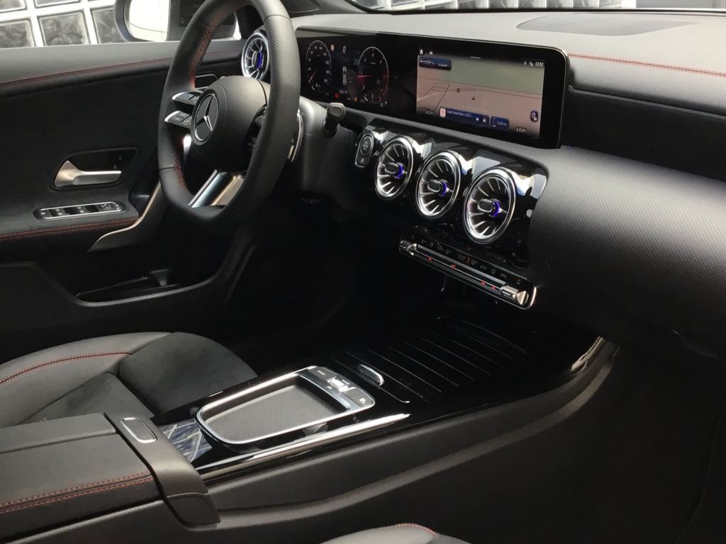 MERCEDES-BENZ Clase CLA 200 d Shooting Brake en Adarsa Sur - Foto 14