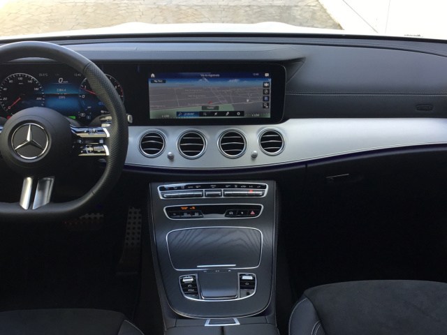 MERCEDES-BENZ Clase E 300 de AMG Line (EURO 6d) en Adarsa Sur - Foto 16