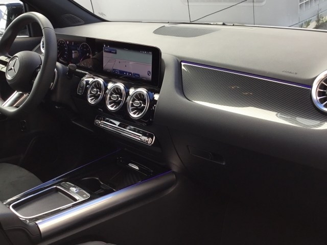 MERCEDES-BENZ Clase GLA 200 d en Adarsa Sur - Foto 10