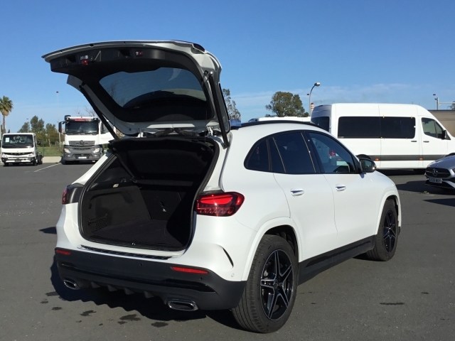 MERCEDES-BENZ Clase GLA 200 d en Adarsa Sur - Foto 16
