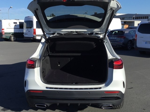 MERCEDES-BENZ Clase GLA 200 d en Adarsa Sur - Foto 17