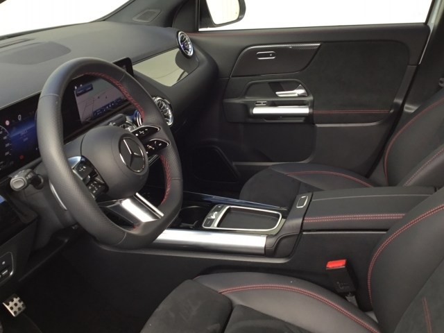 MERCEDES-BENZ Clase GLA 200 d en Adarsa Sur - Foto 6