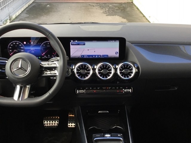 MERCEDES-BENZ Clase GLA 200 d en Adarsa Sur - Foto 8