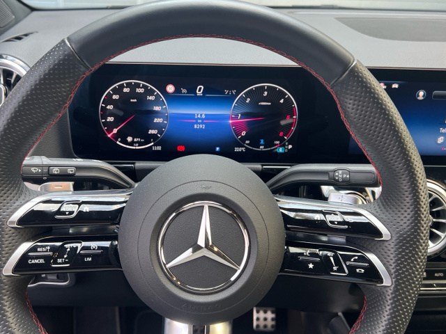 MERCEDES-BENZ Clase GLA 200 d en Adarsa Sur - Foto 9