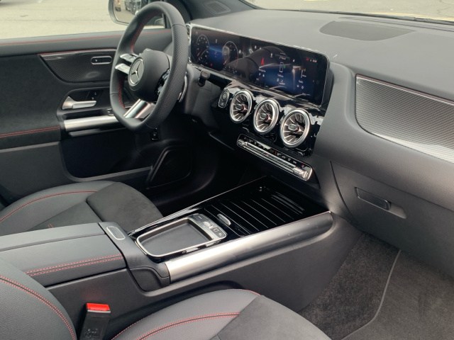 MERCEDES-BENZ Clase GLA 200 D en Adarsa Sur - Foto 10
