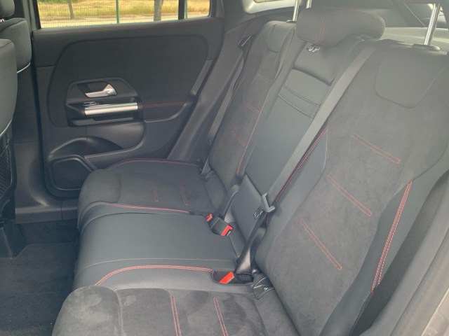 MERCEDES-BENZ Clase GLA 200 D en Adarsa Sur - Foto 11