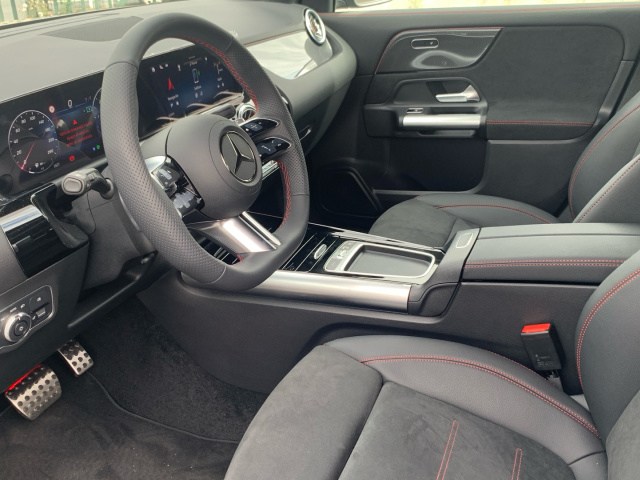 MERCEDES-BENZ Clase GLA 200 D en Adarsa Sur - Foto 6