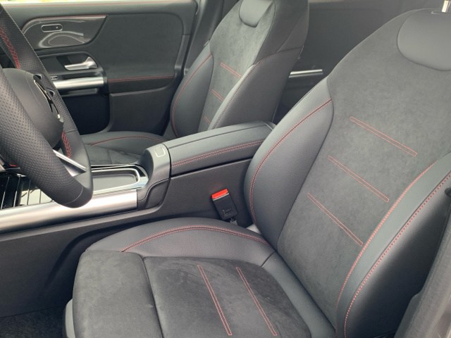 MERCEDES-BENZ Clase GLA 200 D en Adarsa Sur - Foto 7