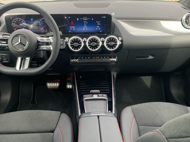 MERCEDES-BENZ Clase GLA 200 D en Adarsa Sur - Foto 8
