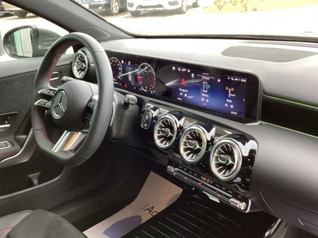MERCEDES-BENZ Clase A 200 d Compacto en Adarsa Zamora - Foto 10