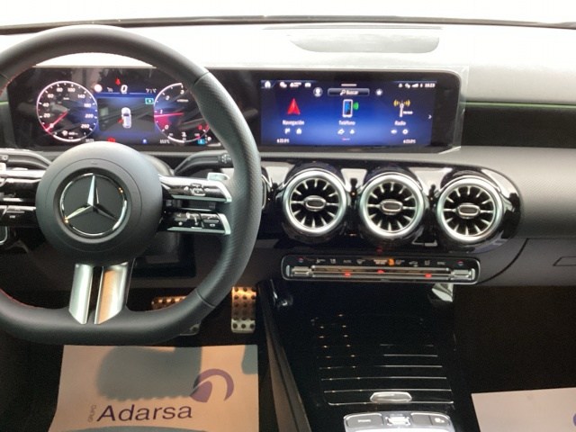 MERCEDES-BENZ Clase A 200 d Compacto en Adarsa Zamora - Foto 8