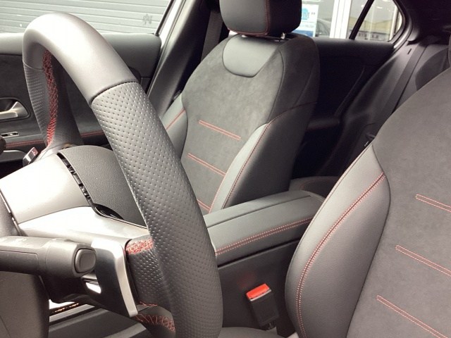 MERCEDES-BENZ Clase A 200 d Berlina en Adarsa Zamora - Foto 7