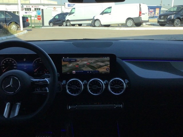 MERCEDES-BENZ Clase GLA 200 d en Adarsa Zamora - Foto 8
