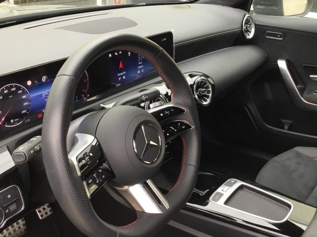 MERCEDES-BENZ Clase A 180 d Compacto en Lercauto 96 - Foto 6